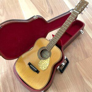 🎸 American Girl Doll Guitar 🎼 With Strap and Case Music Set 🎸